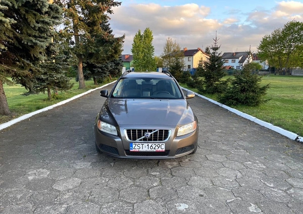 Volvo V70 cena 25400 przebieg: 222000, rok produkcji 2009 z Limanowa małe 211